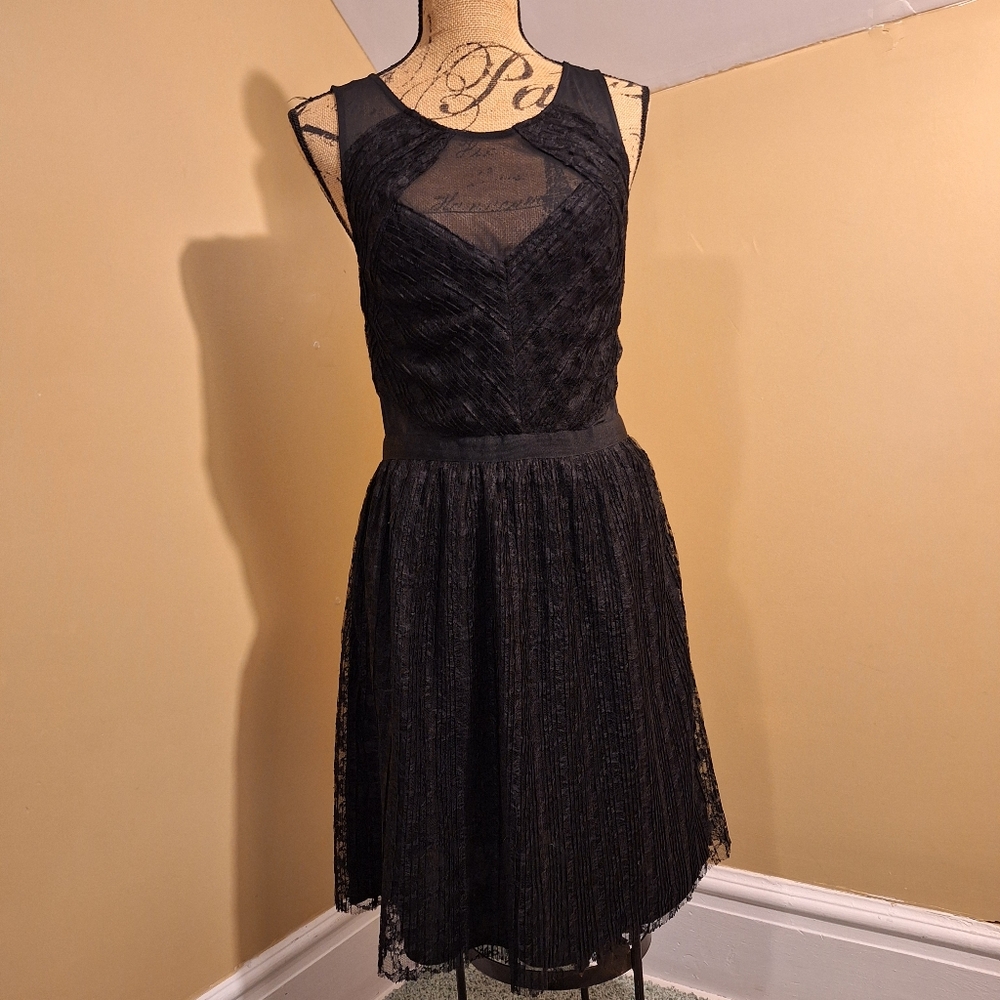 Gorgeous! Guess Black Lace Dress Size 10 - Picture 2 of 8